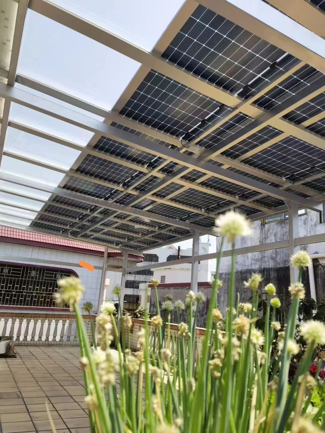 安康别墅家用屋顶太阳能发电系统安装
